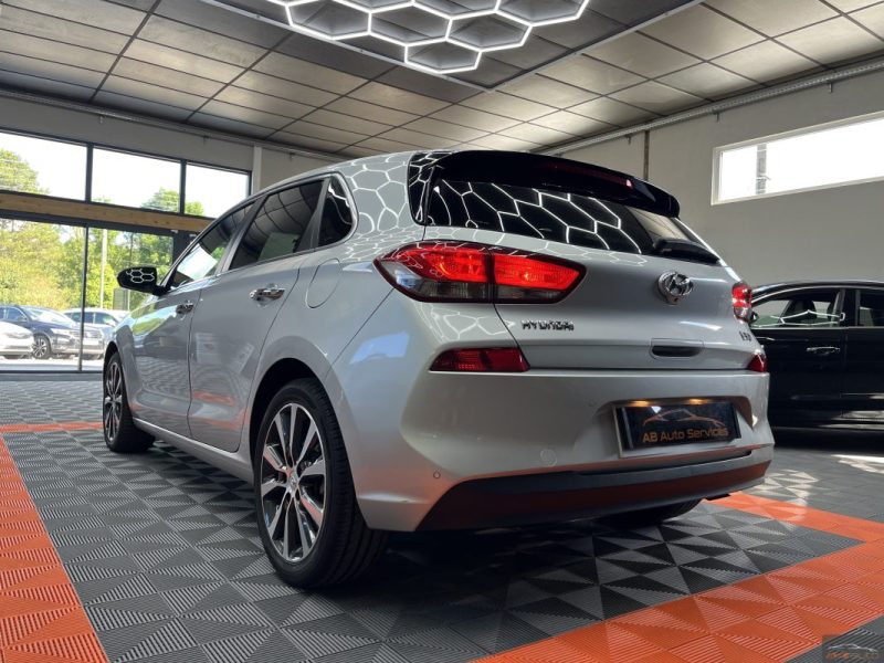 HYUNDAI I30 1.6 CRDI 110 BUSINESS DCT-7 ENTRETIEN COMPLET