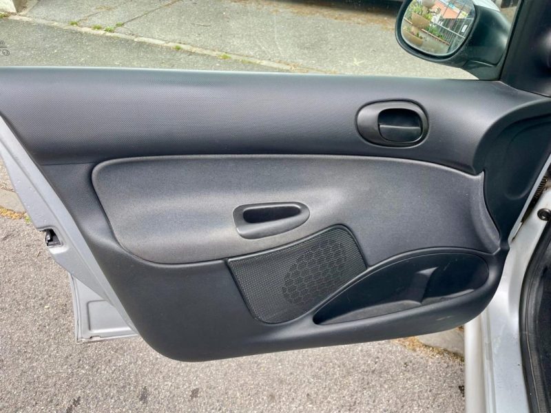 PEUGEOT 206+ 1.4 HDI 70 URBAN 