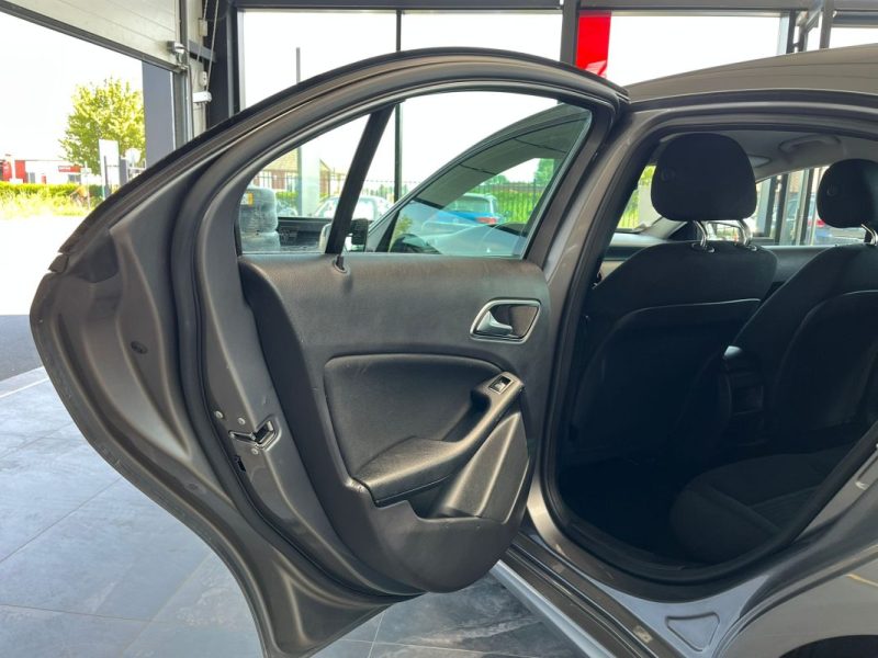 🔹 Mercedes Classe A 180 CDI (W176) 109Ch📱 Bluetooth❄️ Climatisation🛡️ Garantie 6 mois