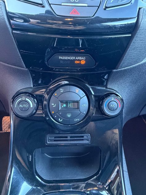 FORD FIESTA 1.25 82CH TREND - FAIBLE KM - CLIM - RADAR 