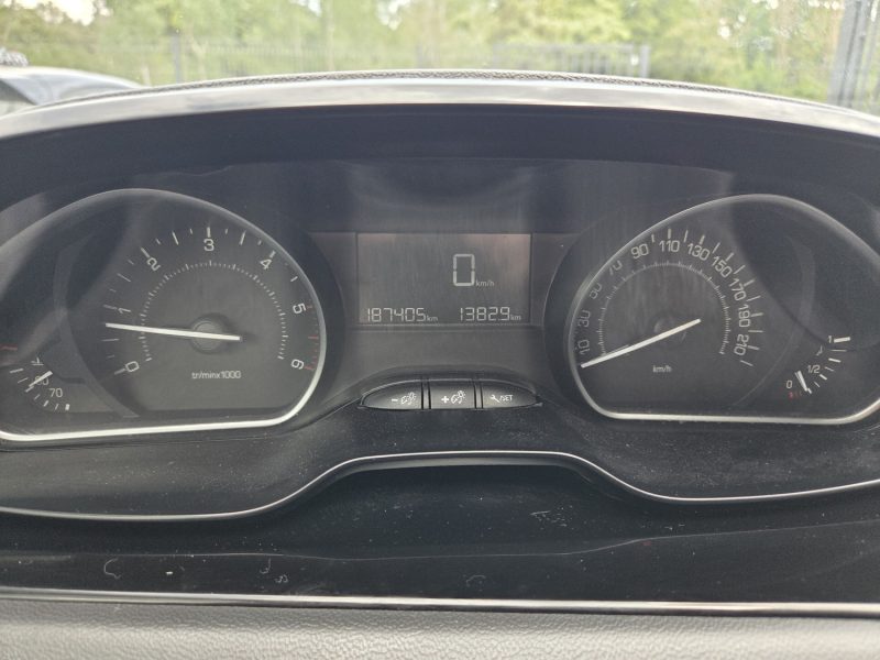 ✅PEUGEOT 208 1.6 HDI 100ch CAR PLAY BELLE FINITION✅
