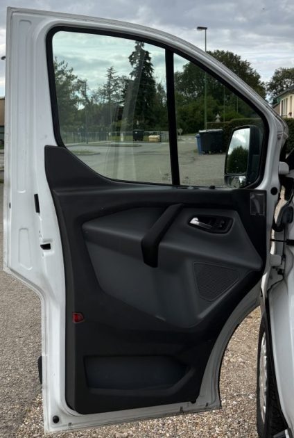 Ford Transit Custom 2.2 Tdci 105ch (Sièges Chauffants | Caméra de recul | Attelage)