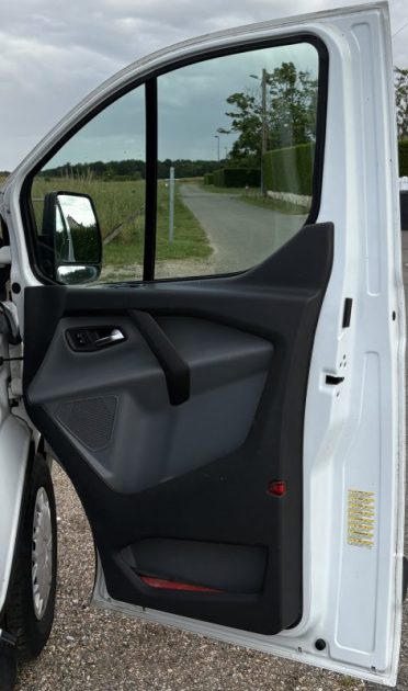 Ford Transit Custom 2.2 Tdci 105ch (Sièges Chauffants | Caméra de recul | Attelage)