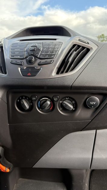 Ford Transit Custom 2.2 Tdci 105ch (Sièges Chauffants | Caméra de recul | Attelage)