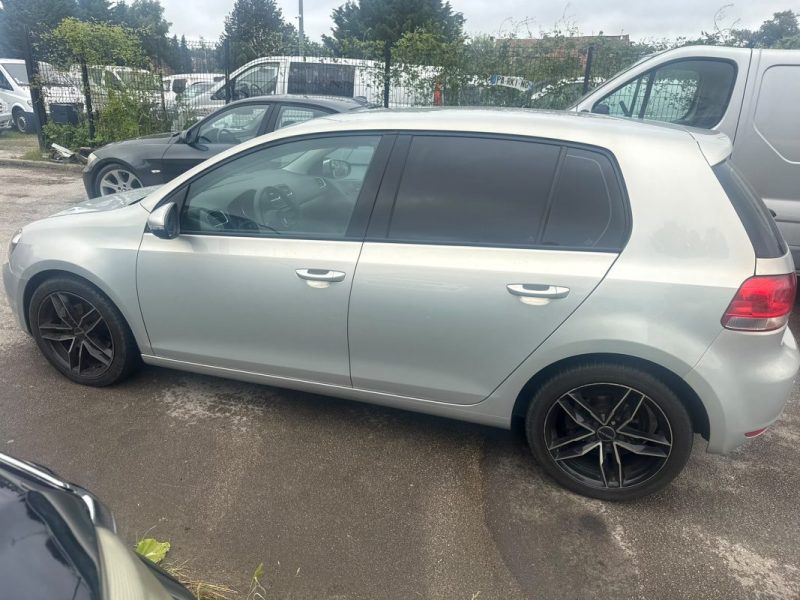 VOLKSWAGEN GOLF 6 AUTOMATIQUE 2.0 tdi 110cv   95000 kms