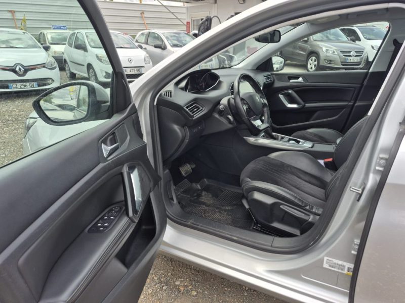 PEUGEOT 308 II 2.0 FELINE  BLUE HDI 150  TOIT PANORAMIQUE BOITE AUTO 