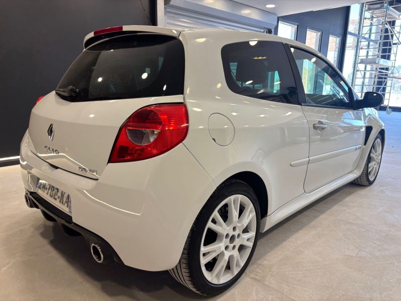 RENAULT CLIO III RENAULT SPORT  2.0 204 CUP 2011