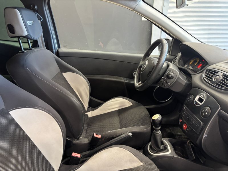 RENAULT CLIO III RENAULT SPORT  2.0 204 CUP 2011