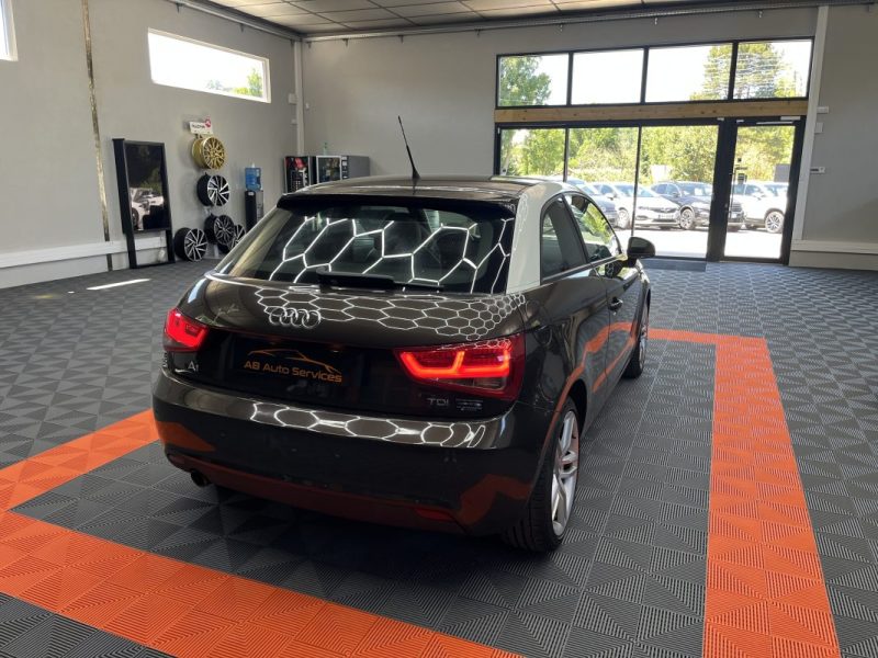 AUDI A1 1.6 TDI 105CV S-LINE ENTRETIEN ET DISTRIBUTION OK