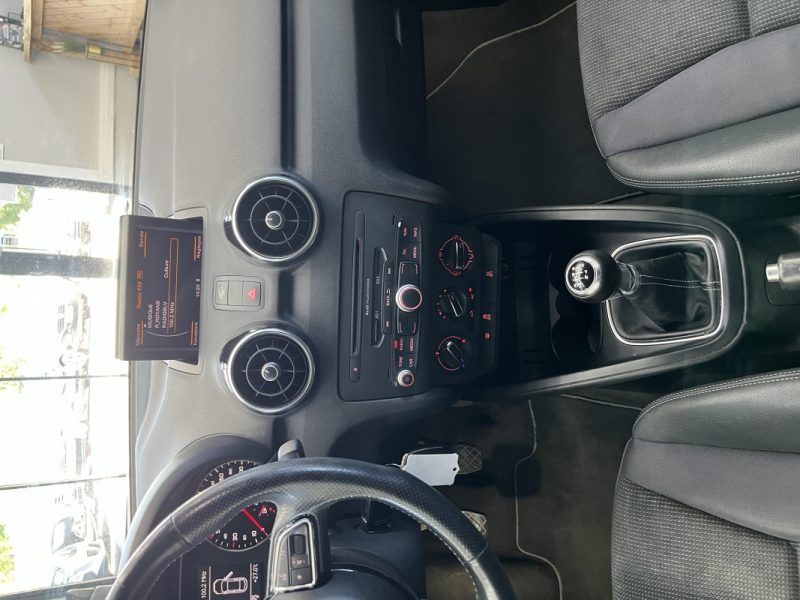 AUDI A1 1.6 TDI 105CV S-LINE ENTRETIEN ET DISTRIBUTION OK