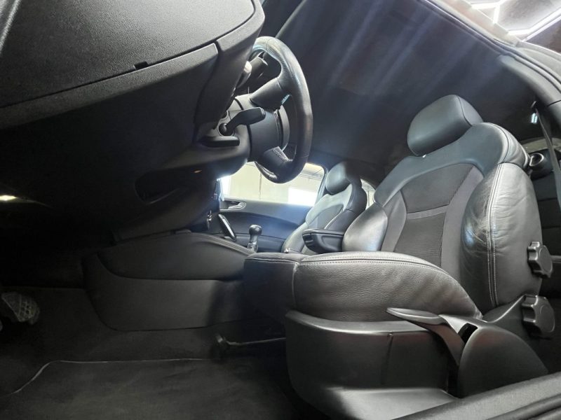 AUDI A1 1.6 TDI 105CV S-LINE ENTRETIEN ET DISTRIBUTION OK