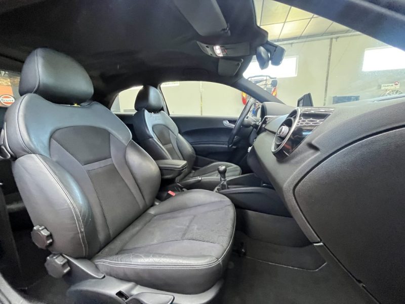 AUDI A1 1.6 TDI 105CV S-LINE ENTRETIEN ET DISTRIBUTION OK