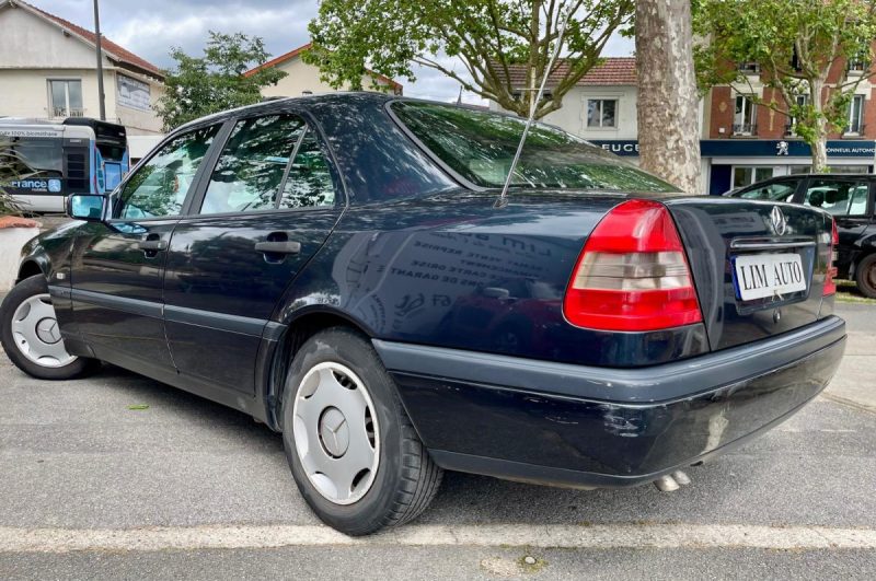 MERCEDES CLASSE C 250TD 150ch CLASSIC BA 