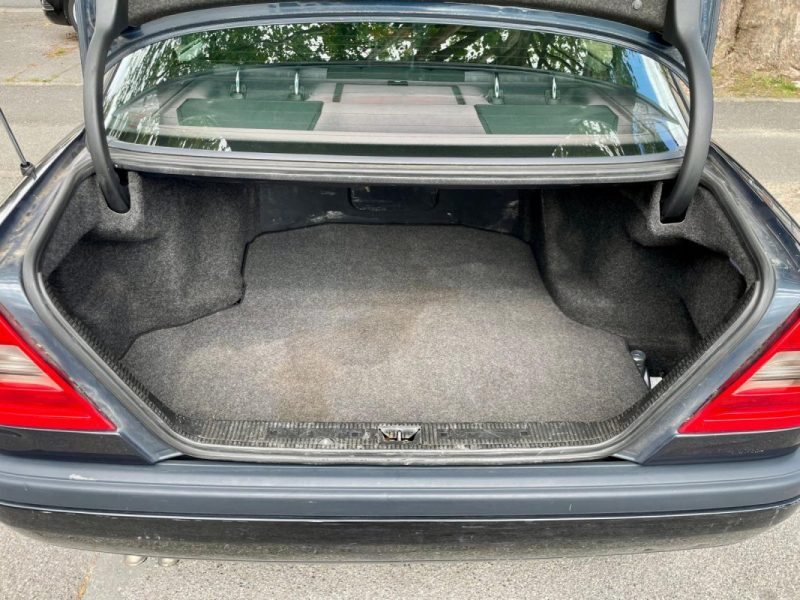 MERCEDES CLASSE C 250TD 150ch CLASSIC BA 