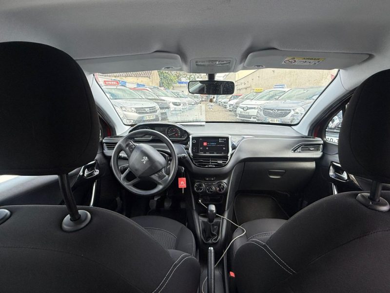 PEUGEOT 208 1.2 82 essence 2018 Trés Bon Etat  fbl kms