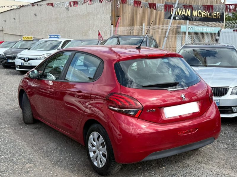 PEUGEOT 208 1.2 82 essence 2018 Trés Bon Etat  fbl kms