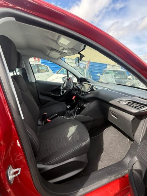 PEUGEOT 208 1.2 82 essence 2018 Trés Bon Etat  fbl kms