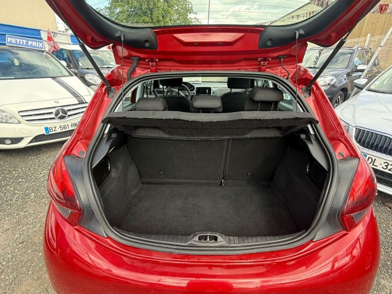 PEUGEOT 208 1.2 82 essence 2018 Trés Bon Etat  fbl kms