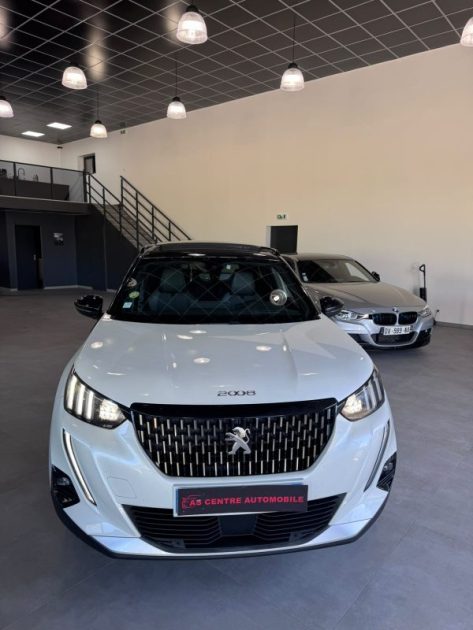 PEUGEOT 2008 II 1.5 HDI 130 GT LINE EAT8 / TOIT OUVRANT PANORAMIQUE / AMBIANCE LED 