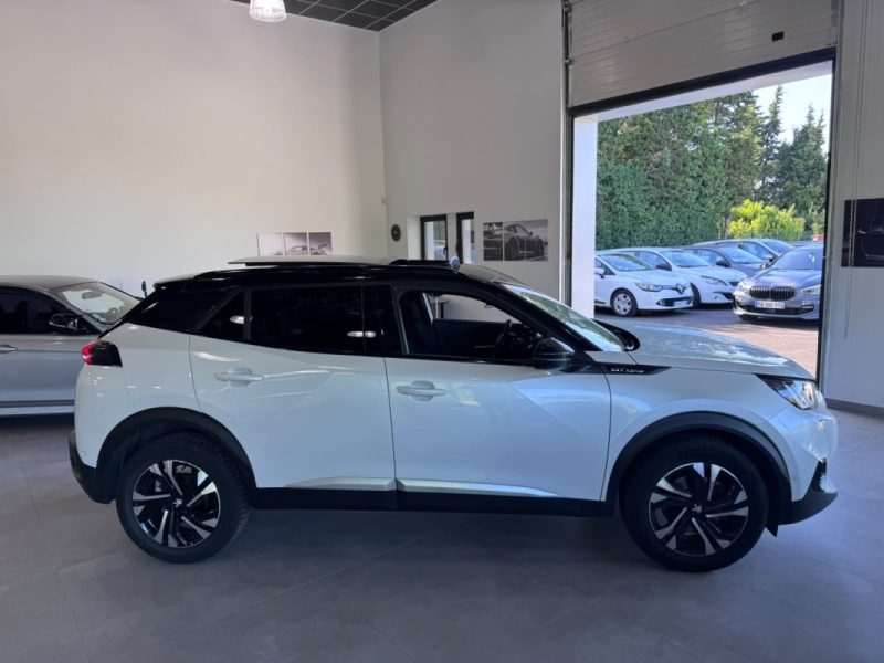 PEUGEOT 2008 II 1.5 HDI 130 GT LINE EAT8 / TOIT OUVRANT PANORAMIQUE / AMBIANCE LED 