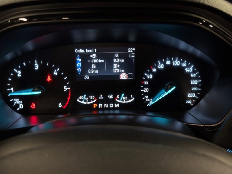 FORD FOCUS 4 IV ST LINE 2.0 TDCI 150 Cv BOITE AUTO 8 / APPLE & ANDROID CAMERA GPS - GARANTIE 1 AN