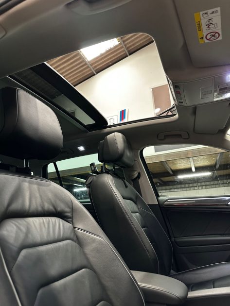 MAGNIFIQUE TIGUAN TDI 150 CH CARAT R-LINE (FULL SUIVI VOLKSWAGEN, TOIT OUVRANT, CARPLAY, DYNAUDIO)