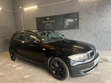 B.M.W. SERIE 1 116D EDITION BLACK AND WHITE 