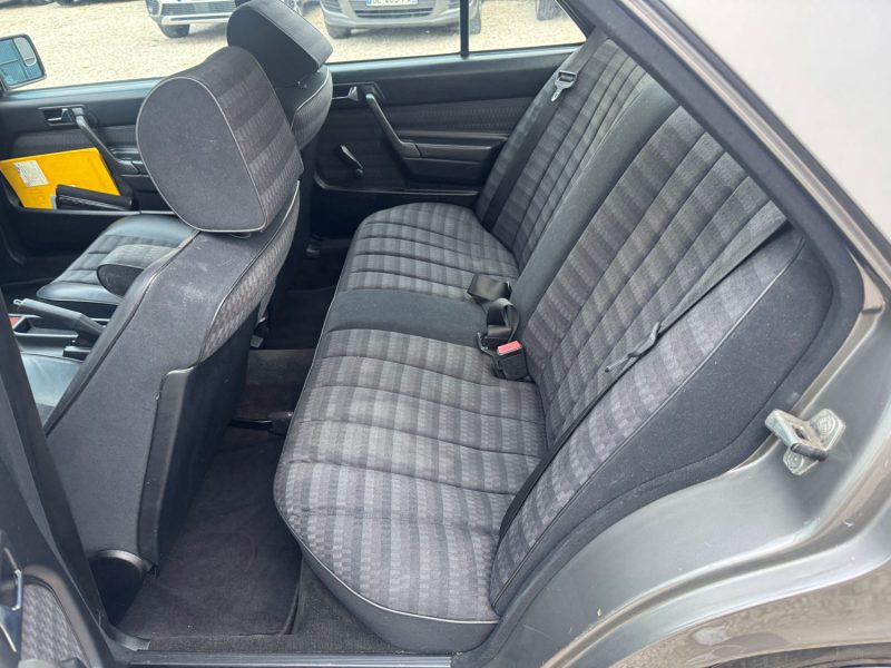 MERCEDES 190 E 2.0 1992 BOITE AUTO