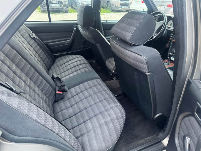 MERCEDES 190 E 2.0 1992 BOITE AUTO