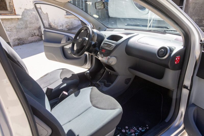 Toyota Aygo 1.0 VVT-i 68cv ✨ Chaîne de distribution - 4 pneus neufs - Embrayage neuf