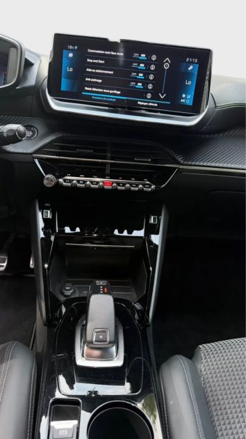 PEUGEOT 2008 1.2 PURE TECH 130 GT LINE EAT 2020