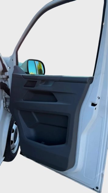 VOLKSWAGEN TRANSPORTER T6 L2H1 2.0 TDI DSG 6 places