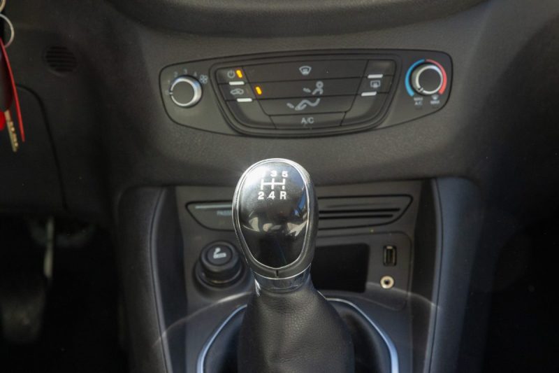 Ford Tourneo Courier 1.0 EcoBoost Titanium 100cv ✨ Distribution récente - Climatisation - Bluetooth 