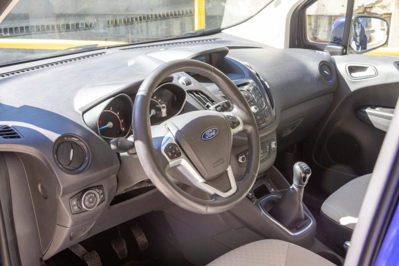 Ford Tourneo Courier 1.0 EcoBoost Titanium 100cv ✨ Distribution récente - Climatisation - Bluetooth 