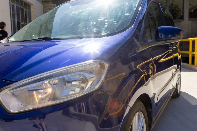 Ford Tourneo Courier 1.0 EcoBoost Titanium 100cv ✨ Distribution récente - Climatisation - Bluetooth 