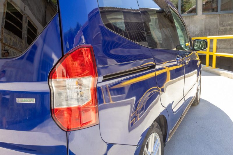 Ford Tourneo Courier 1.0 EcoBoost Titanium 100cv ✨ Distribution récente - Climatisation - Bluetooth 