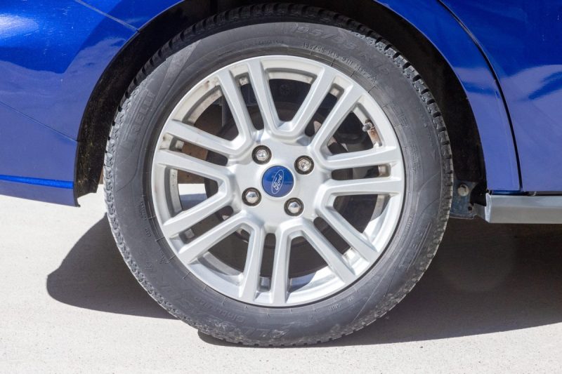 Ford Tourneo Courier 1.0 EcoBoost Titanium 100cv ✨ Distribution récente - Climatisation - Bluetooth 