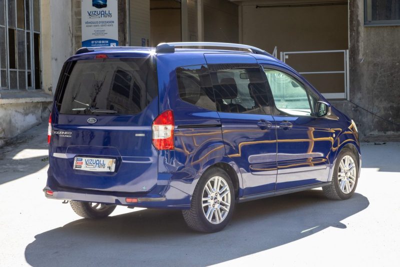 Ford Tourneo Courier 1.0 EcoBoost Titanium 100cv ✨ Distribution récente - Climatisation - Bluetooth 