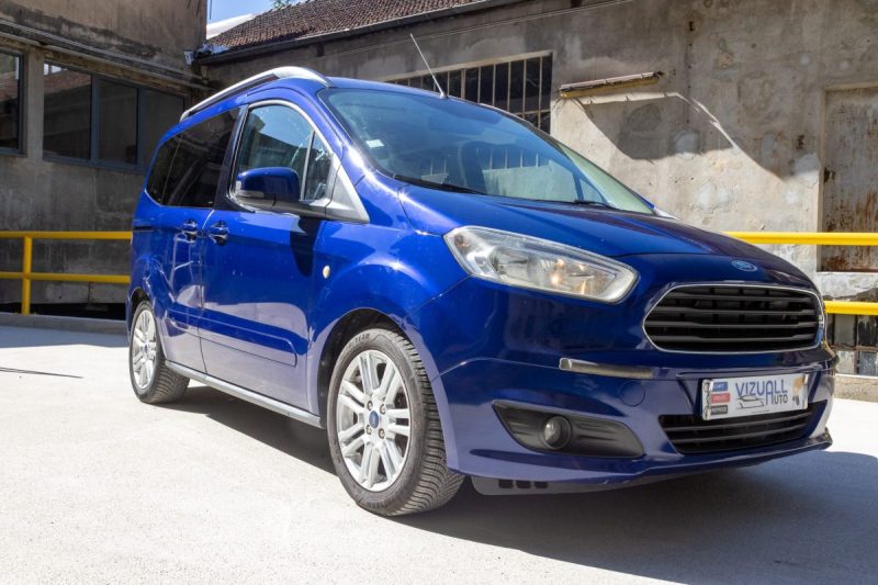 Ford Tourneo Courier 1.0 EcoBoost Titanium 100cv ✨ Distribution récente - Climatisation - Bluetooth 