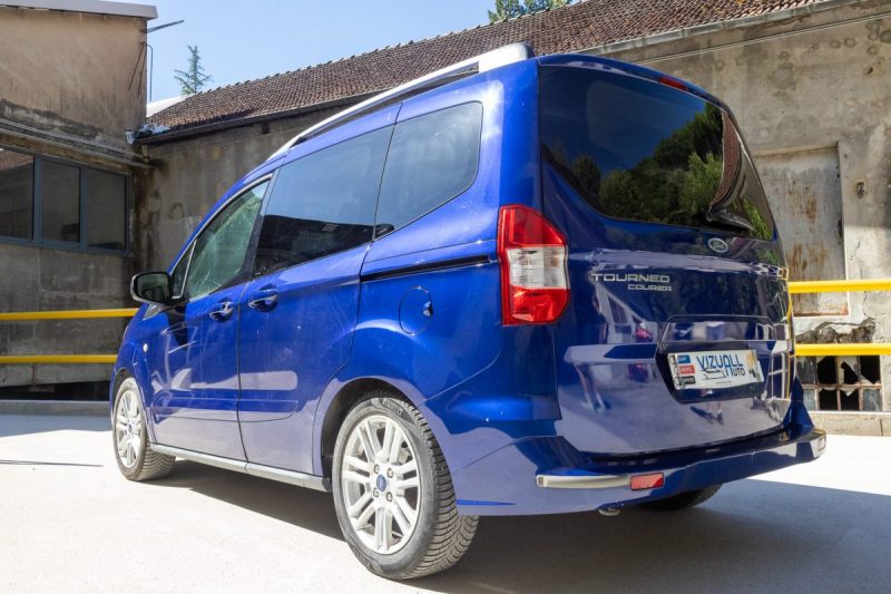 Ford Tourneo Courier 1.0 EcoBoost Titanium 100cv ✨ Distribution récente - Climatisation - Bluetooth 