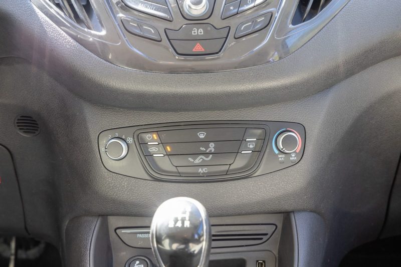 Ford Tourneo Courier 1.0 EcoBoost Titanium 100cv ✨ Distribution récente - Climatisation - Bluetooth 