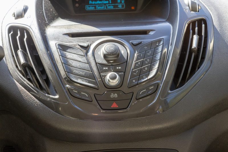 Ford Tourneo Courier 1.0 EcoBoost Titanium 100cv ✨ Distribution récente - Climatisation - Bluetooth 