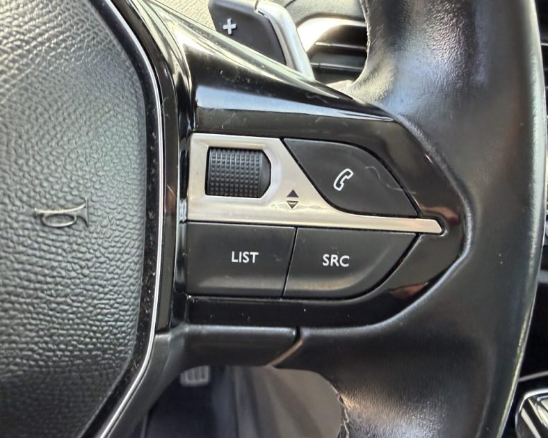 PEUGEOT 3008 II 1.5 HDI ACTIVE - 130 ch - FULL OPTION - ENTRETIENT COMPLET - GARANTIE 6 MOIS