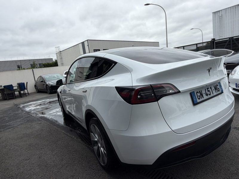 TESLA MODEL Y STANDARD RWD 2023
