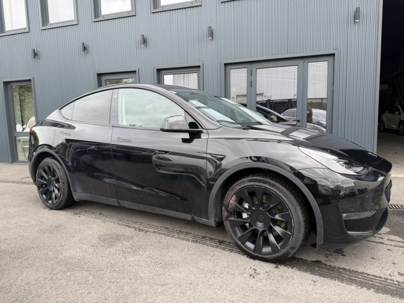 TESLA MODEL Y DUAL MOTOR  2023