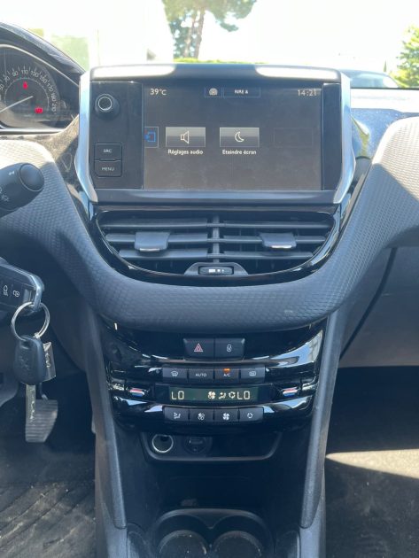 Peugeot 208 1.2i 75 Ch Allure Garantie