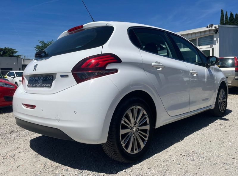 Peugeot 208 1.2i 75 Ch Allure Garantie
