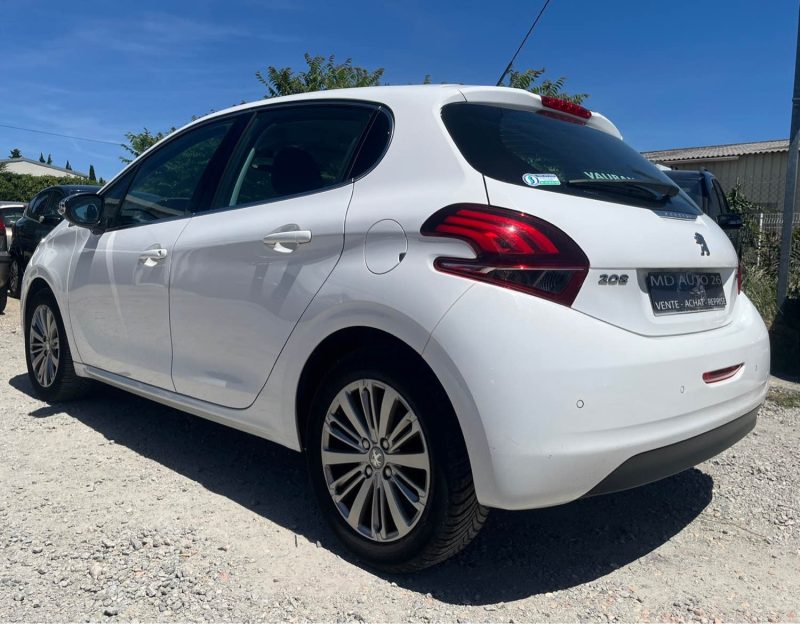 Peugeot 208 1.2i 75 Ch Allure Garantie