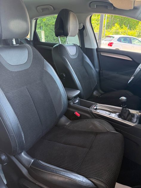 Citroen C4 1.6 Blue Hdi 120ch Shine - Suivi et Entretenu