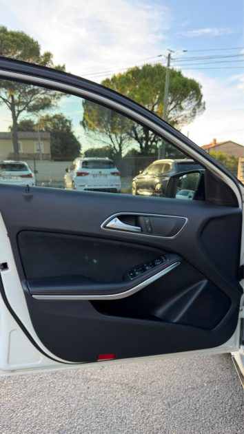 MERCEDES CLASSE A 45 AMG 4MATIC /SUIVI MERCEDES/